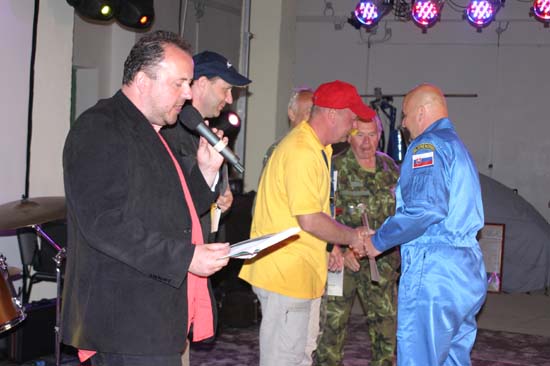 nld-2010_hangarparty_036